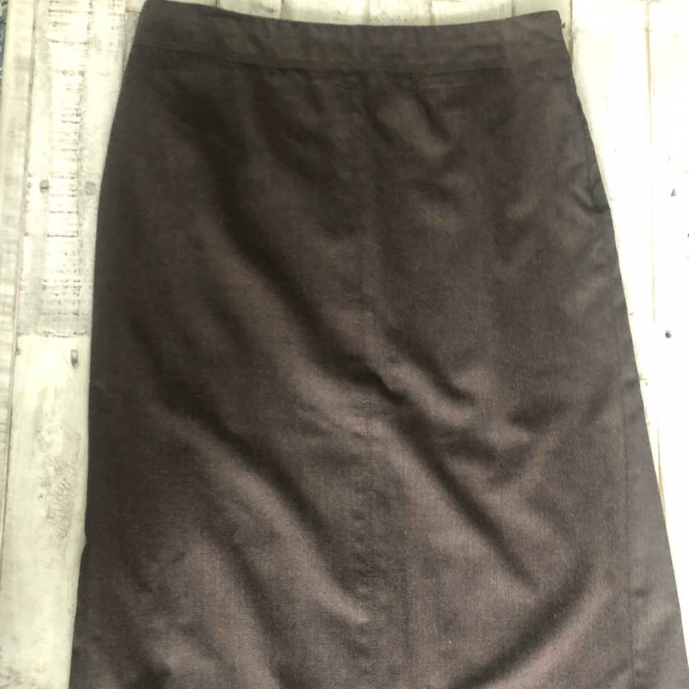 Cute knee length wool skirt!